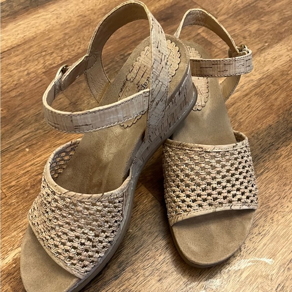 BareTraps Shoes - BareTraps Beige Woven Sandals